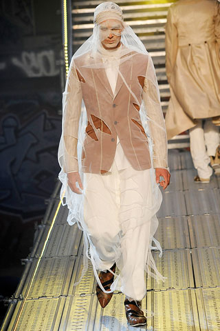 John Galliano / - 2010